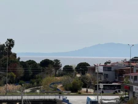 Ürkmez'de Uygun Fiyata Satılık Asansörlü Geniş Ferah 3+1 Daire