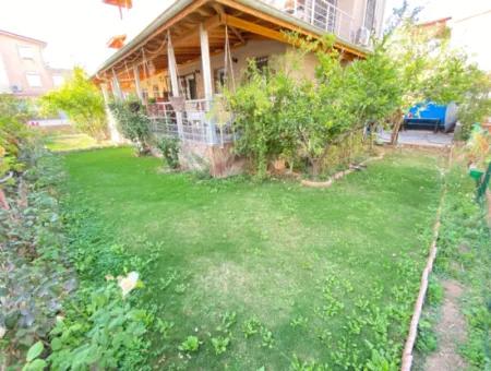 Seferihisar Ürkmezde Deniz Tarafında Eşyalı Satılık 4+1 Villa