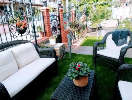 Seferihisar Ürkmezde Deniz Tarafında Eşyalı Satılık 4+1 Villa