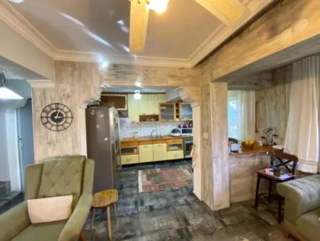 Seferihisar Ürkmezde Deniz Tarafında Eşyalı Satılık 4+1 Villa