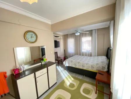 Seferihisar Ürkmezde Deniz Tarafında Eşyalı Satılık 4+1 Villa