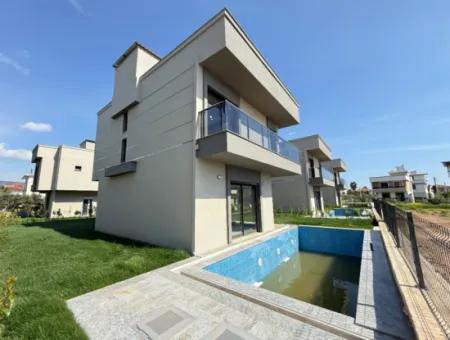 Doğanbeyde Tek Müstakil Havuzlu Satılık 3+1 Villa