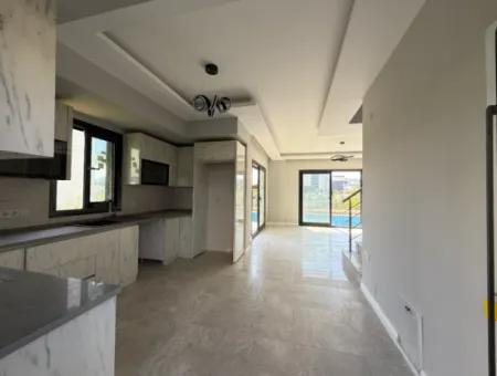 Doğanbeyde Tek Müstakil Havuzlu Satılık 3+1 Villa
