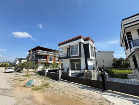 Doğanbey De Tek Müstakil Satılık 3+1 Villa