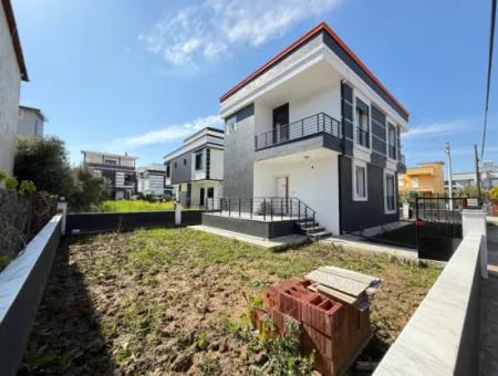Doğanbey De Tek Müstakil Satılık 3+1 Villa