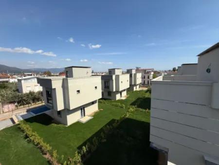 Doğanbey De Yerden Isıtma Havuzlu Satılık 3+1 Villa