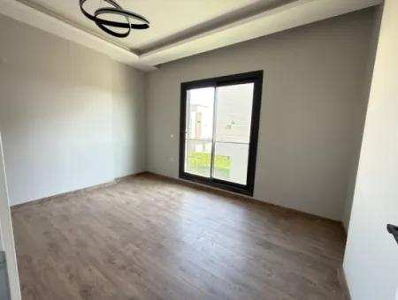 Doğanbey De Yerden Isıtma Havuzlu Satılık 3+1 Villa