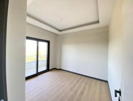 Gümüldür De Asansörlü Sıfır Satılık 2 +1 Daire