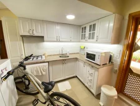 Doğanbey De Deniz Yakın Siteiçinde Satılık 5+1 Villa