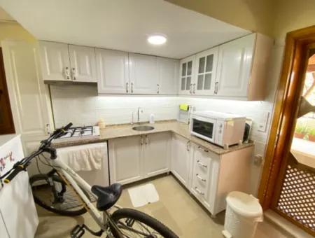 Doğanbey De Deniz Yakın Siteiçinde Satılık 5+1 Villa