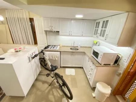 Doğanbey De Deniz Yakın Siteiçinde Satılık 5+1 Villa