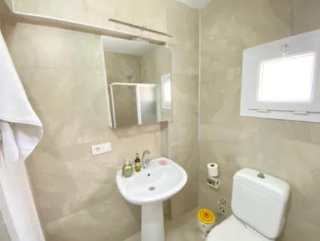 Doğanbey De Deniz Yakın Siteiçinde Satılık 5+1 Villa