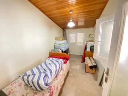 Doğanbey De Deniz Yakın Siteiçinde Satılık 5+1 Villa