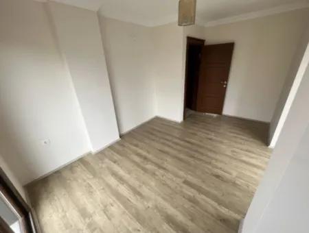 Ürkmez De Deniz Yakın Bahçeli Satılık 3+1 Villa