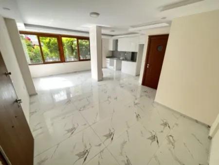 Ürkmez De Deniz Yakın Bahçeli Satılık 3+1 Villa