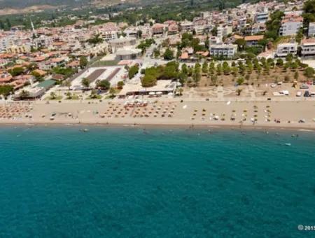 Ürkmez De Deniz Yakın Bahçeli Satılık 3+1 Villa