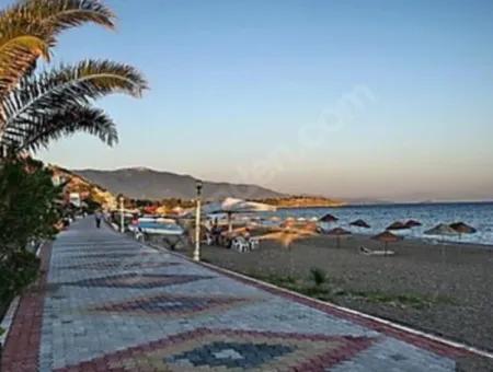 Ürkmez De Deniz Yakın Bahçeli Satılık 3+1 Villa