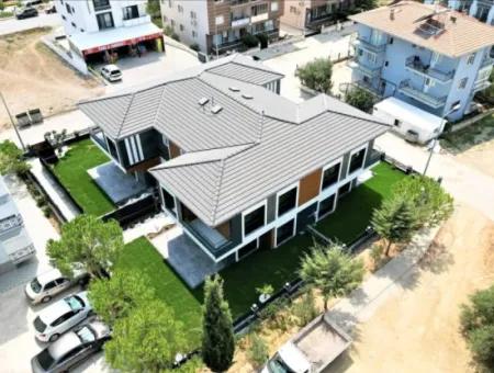 Seferihisar Camikebir De Mustakil Bahçeli Ultra Lükx Satılık 3+1 Villa