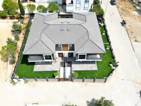 Seferihisar Camikebir De Mustakil Bahçeli Ultra Lükx Satılık 3+1 Villa