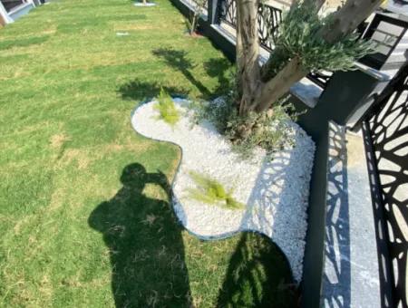 Seferihisar Camikebir De Mustakil Bahçeli Ultra Lükx Satılık 3+1 Villa
