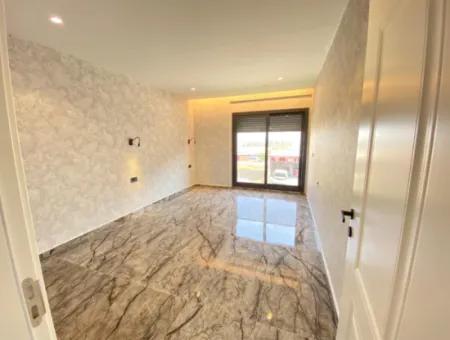 Seferihisar Camikebir De Mustakil Bahçeli Ultra Lükx Satılık 3+1 Villa