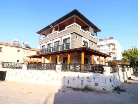 Ürkmezde Denize Tarafında Satılık 3+1 Villa