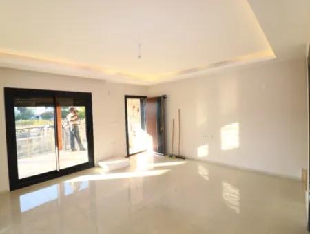 Ürkmezde Denize Tarafında Satılık 3+1 Villa
