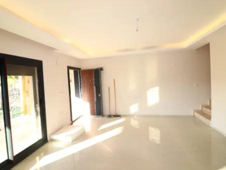 Ürkmezde Denize Tarafında Satılık 3+1 Villa