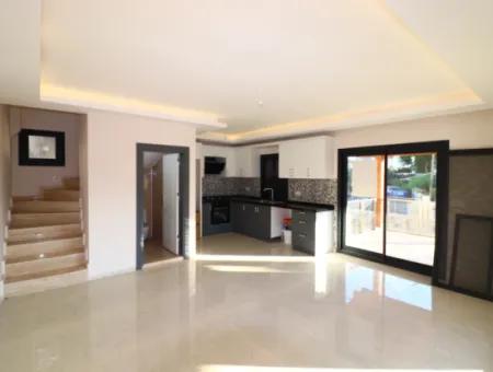 Ürkmezde Denize Tarafında Satılık 3+1 Villa