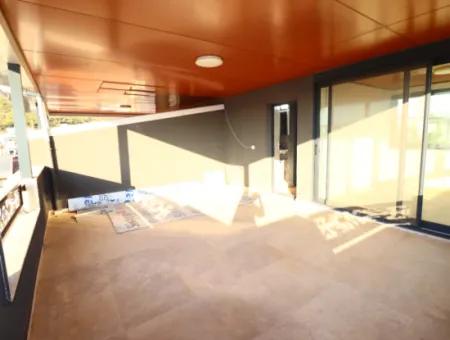 Ürkmezde Denize Tarafında Satılık 3+1 Villa