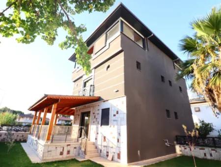 Ürkmezde Denize Tarafında Satılık 3+1 Villa