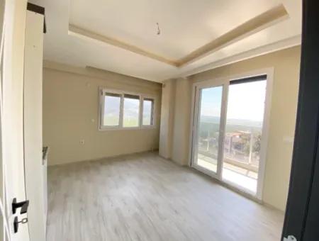 Gümüldür De Deniz Manzaralı Asansörlü Satılık 2+1 Daire