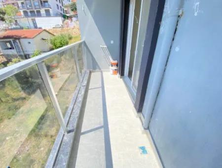Gümüldür De Deniz Manzaralı Asansörlü Satılık 2+1 Daire