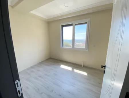 Gümüldür De Deniz Manzaralı Asansörlü Satılık 2+1 Daire