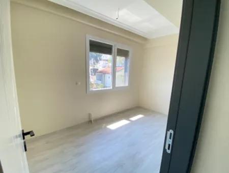 Gümüldür De Deniz Manzaralı Asansörlü Satılık 2+1 Daire