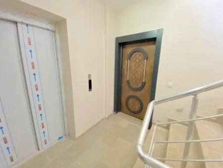 Gümüldür De Deniz Manzaralı Asansörlü Satılık 2+1 Daire
