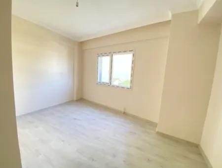 Gümüldür De Deniz Manzaralı Asansörlü Satılık 1+1 Daire