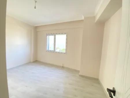 Gümüldür De Deniz Manzaralı Asansörlü Satılık 1+1 Daire