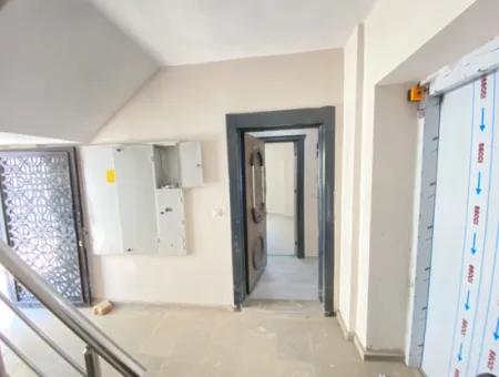 Gümüldür De Deniz Manzaralı Asansörlü Satılık 1+1 Daire