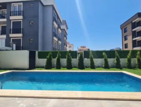 Seferihisar De Havuzlu Yerden Isıtmalı Satılık4+1 Villa
