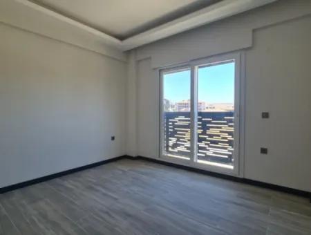 Seferihisar De Havuzlu Yerden Isıtmalı Satılık4+1 Villa