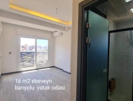 Seferihisar De Havuzlu Yerden Isıtmalı Satılık4+1 Villa