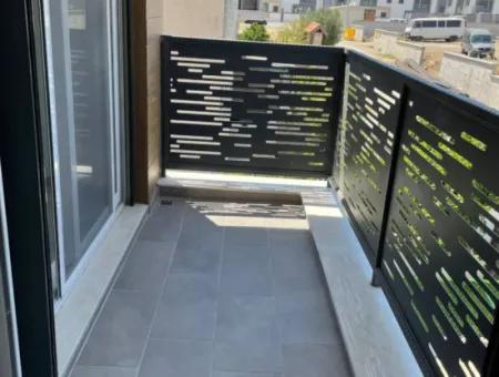 Seferihisar De Havuzlu Yerden Isıtmalı Satılık4+1 Villa