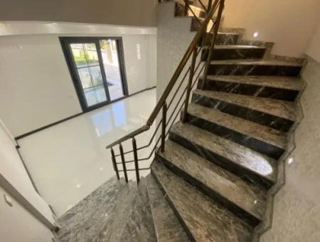 Gümüldür De Denize 50M2 Havuzlu Bahçeli Satılık Yazlık Villa