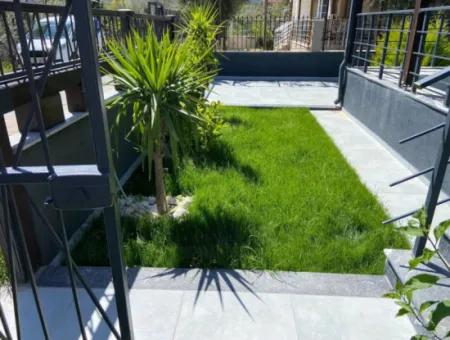 Denize 400 Metre Tek Müstakil Bahçeli Satılık 3+1 Villa