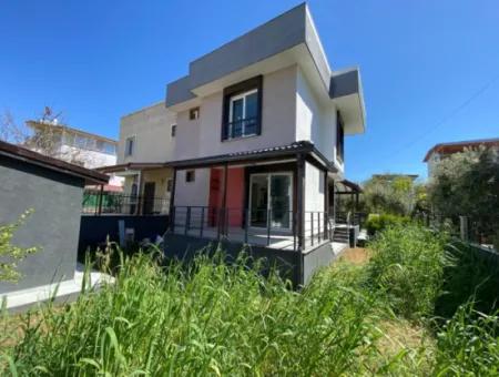 Denize 400 Metre Tek Müstakil Bahçeli Satılık 3+1 Villa