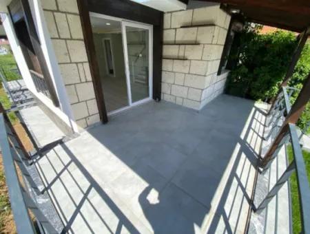 Denize 400 Metre Tek Müstakil Bahçeli Satılık 3+1 Villa