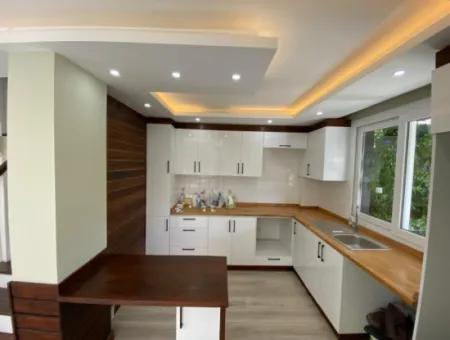 Denize 400 Metre Tek Müstakil Bahçeli Satılık 3+1 Villa