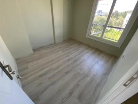 Denize 400 Metre Tek Müstakil Bahçeli Satılık 3+1 Villa