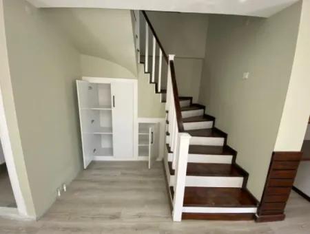 Denize 400 Metre Tek Müstakil Bahçeli Satılık 3+1 Villa